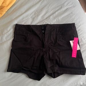 NWT Super Cute Black 3 Button Shorts Size 11